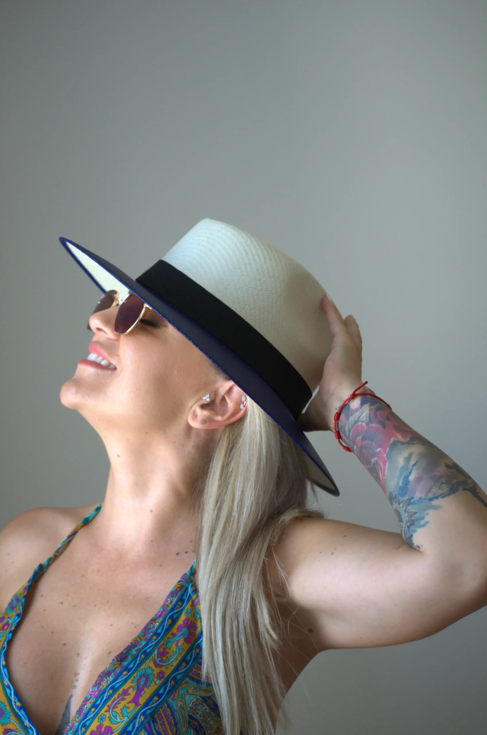 hand_painted_color_hat_dark_blue3